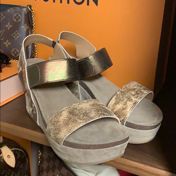 Never worn wedges! - Picture 2 of 4